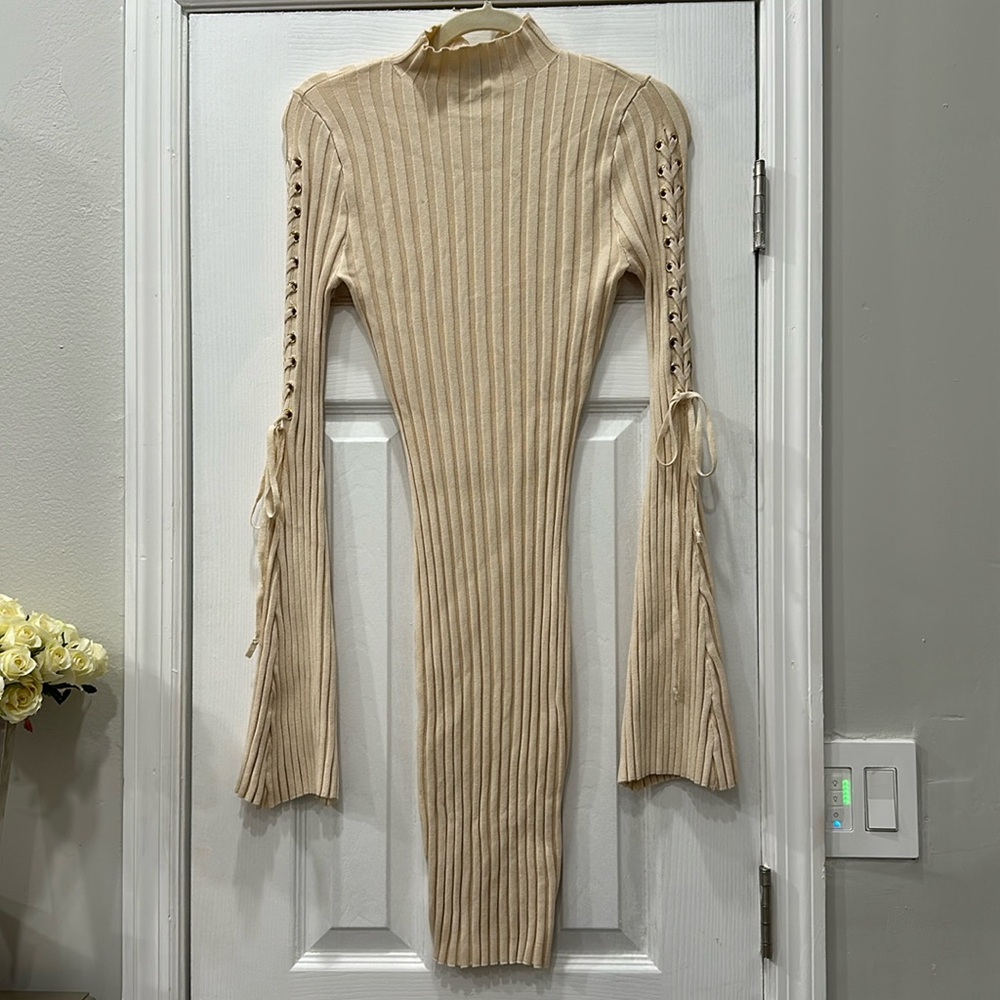 Fitted long sleeve dress